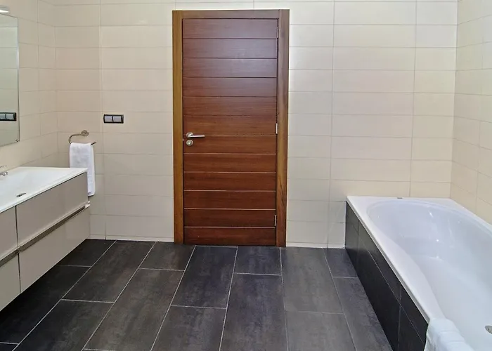 Lgs61 T2 Luxuoso E Terraco Frente Apartamento